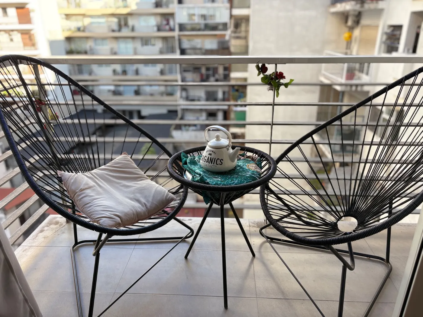 Sillas Acapulco + Mesa (sin vidrio)