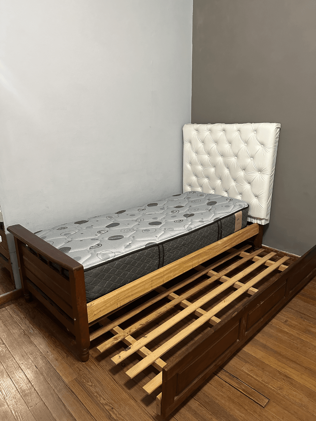 Cama diván de algarrobo 1 plaza