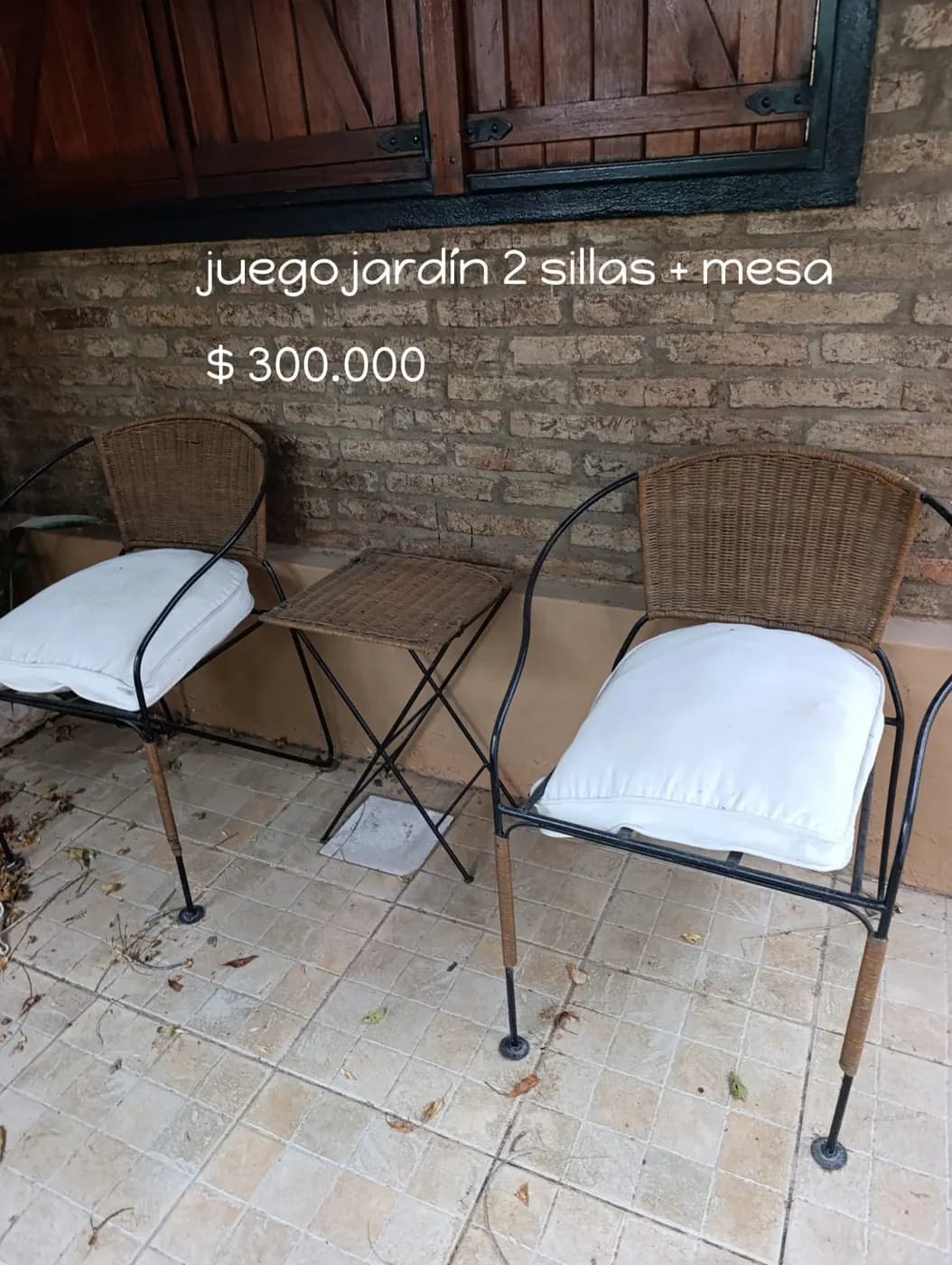 Juego mesa y 2 sillas ratan + hierro
