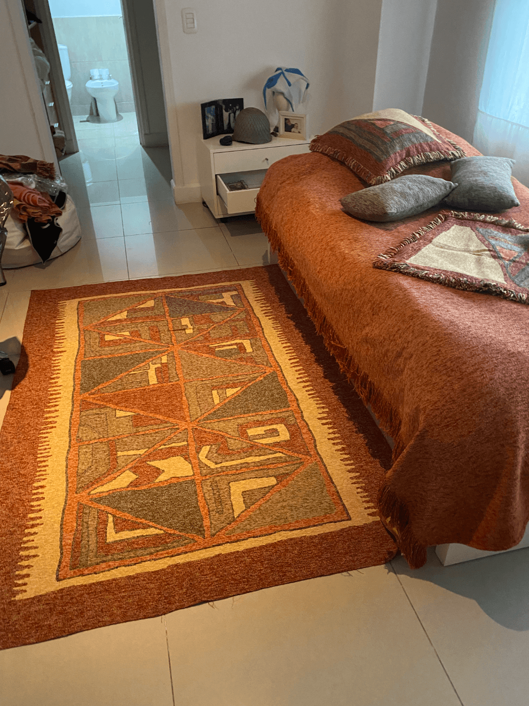 Conjunto cubre ama alfombra almohadones