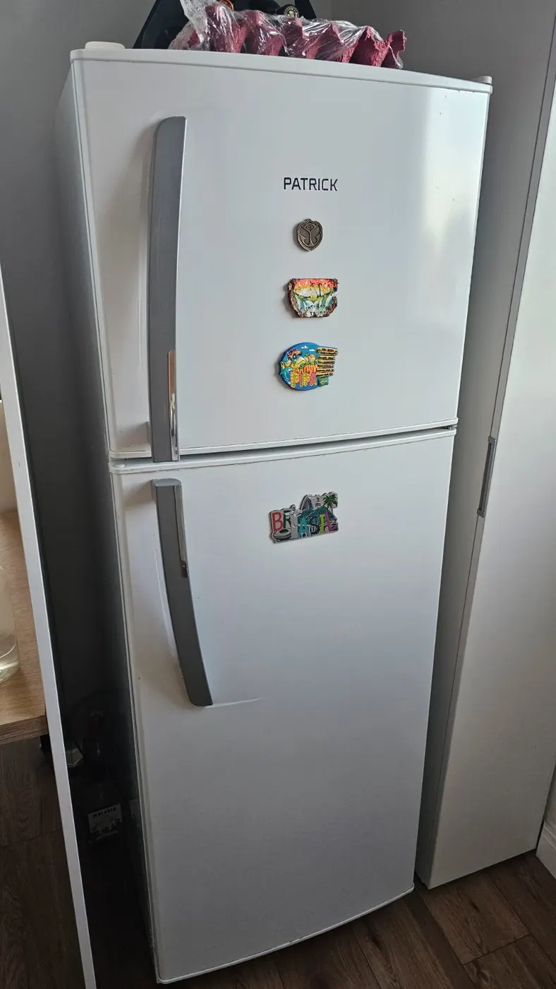 Heladera con freezer Patrick HPK135
