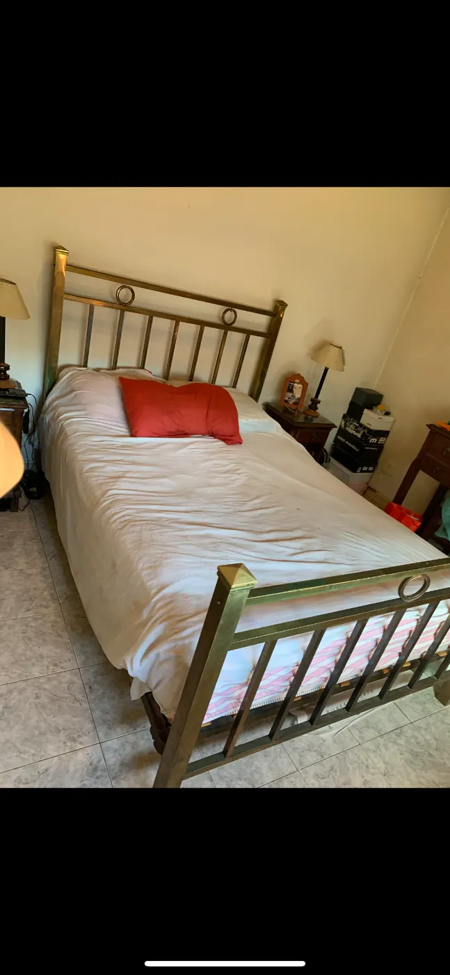 Cama vintage de bronce
