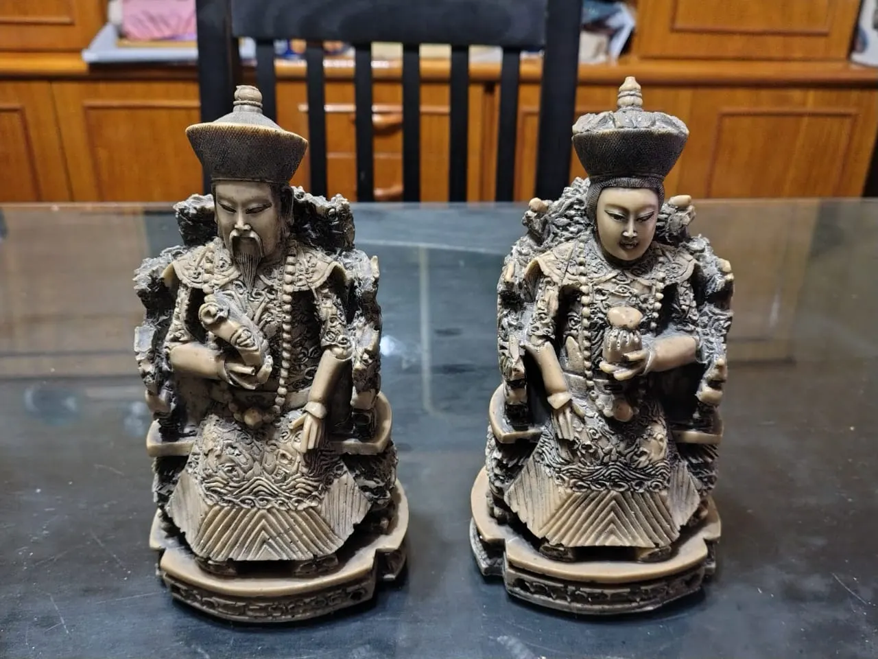 PAREJA DE FIGURAS ORIENTALES DECORATIVAS