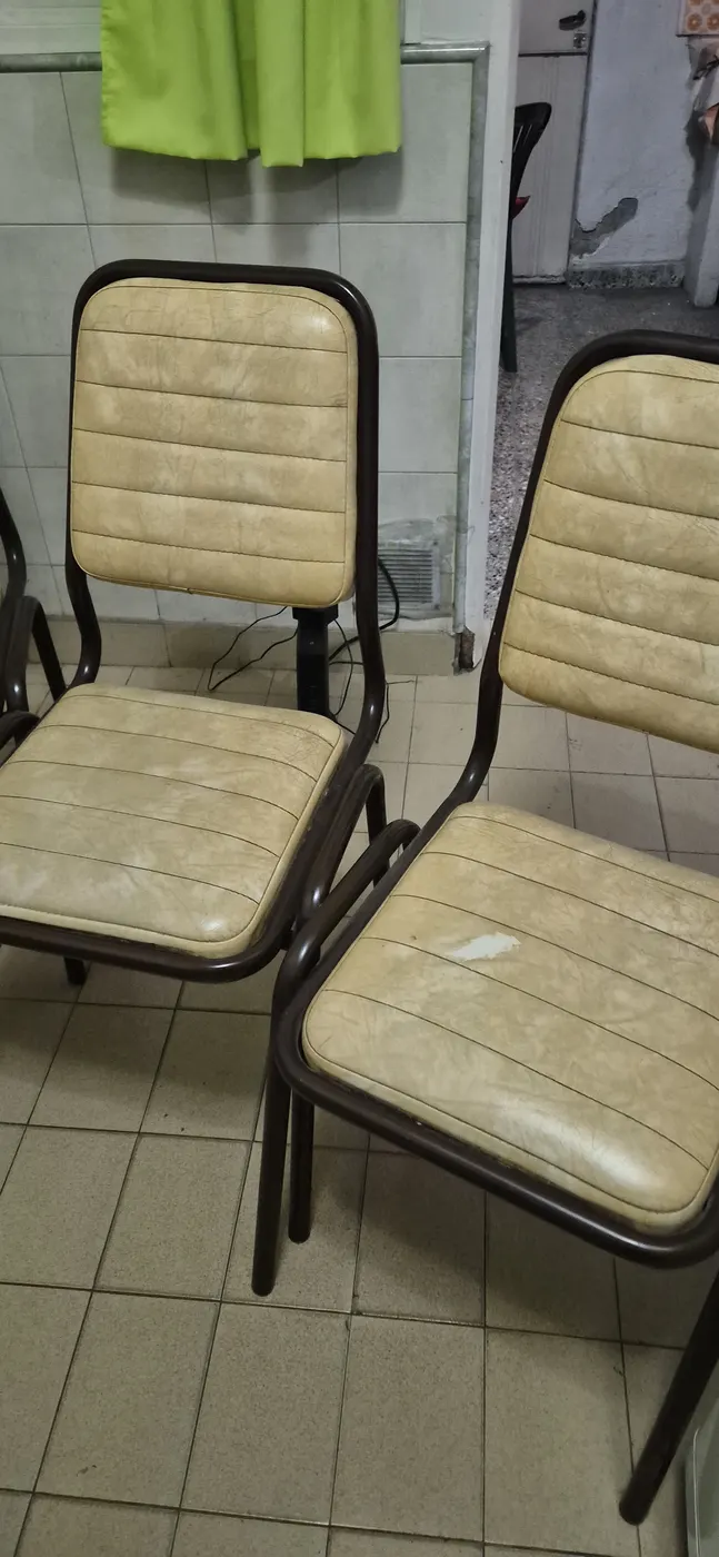 Sillas acolchadas como nuevas. Zona RAMOS mejía