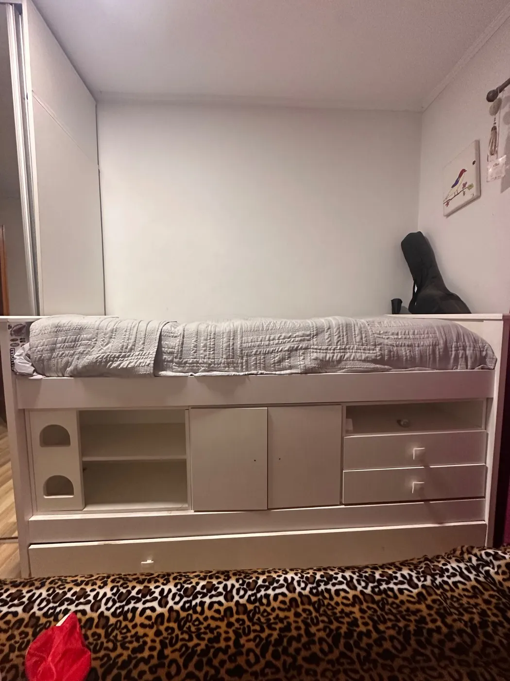 Cama de 1 plaza con cajones y una segunda cama