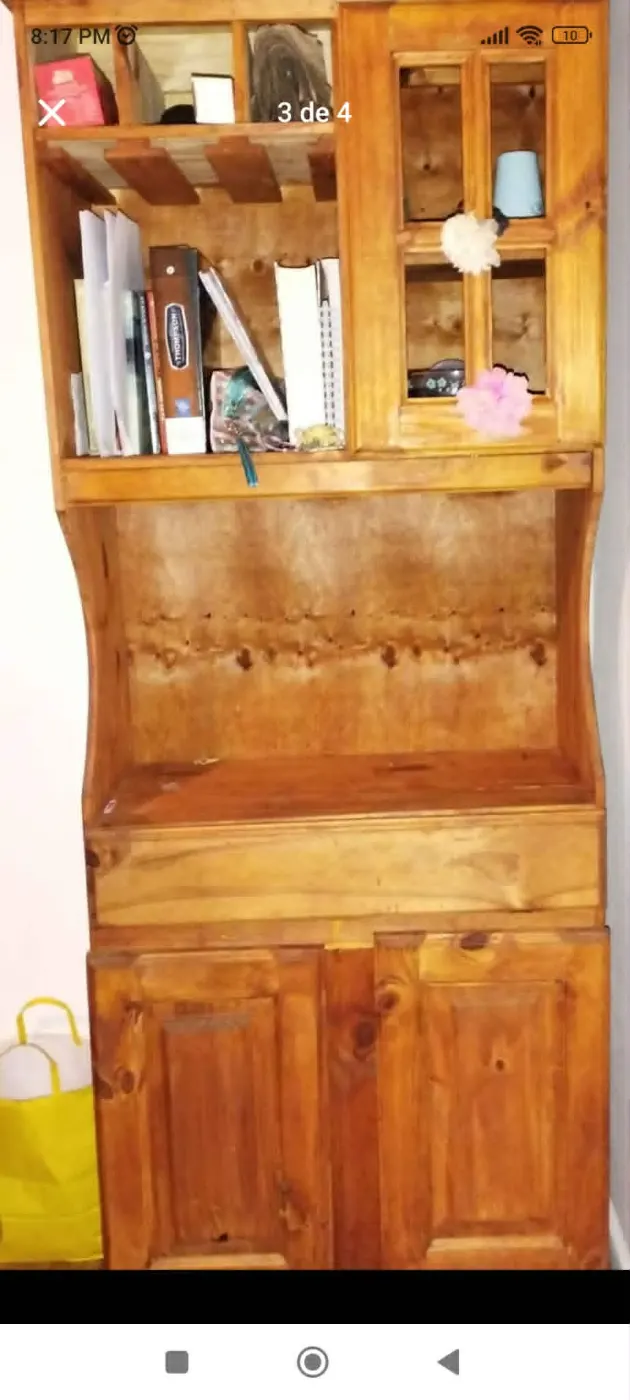 Alacena de pino macizo barnizada