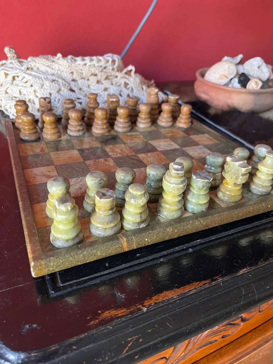 Juego de ajedrez de mármol