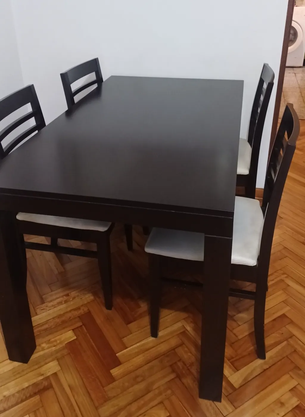 Mesa de comedor con 4 sillas - usada
