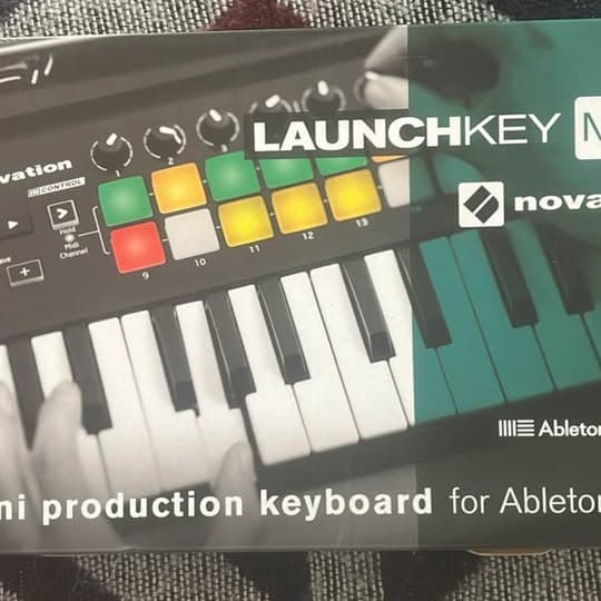 Launchkey mini MK2 / teclado midi