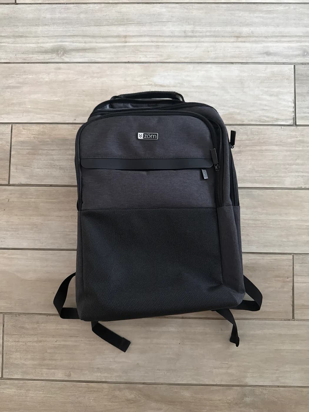 Mochila Zöm Zb-209bk Usb 18 Lts. 15,6 Hasta 10 Kg.