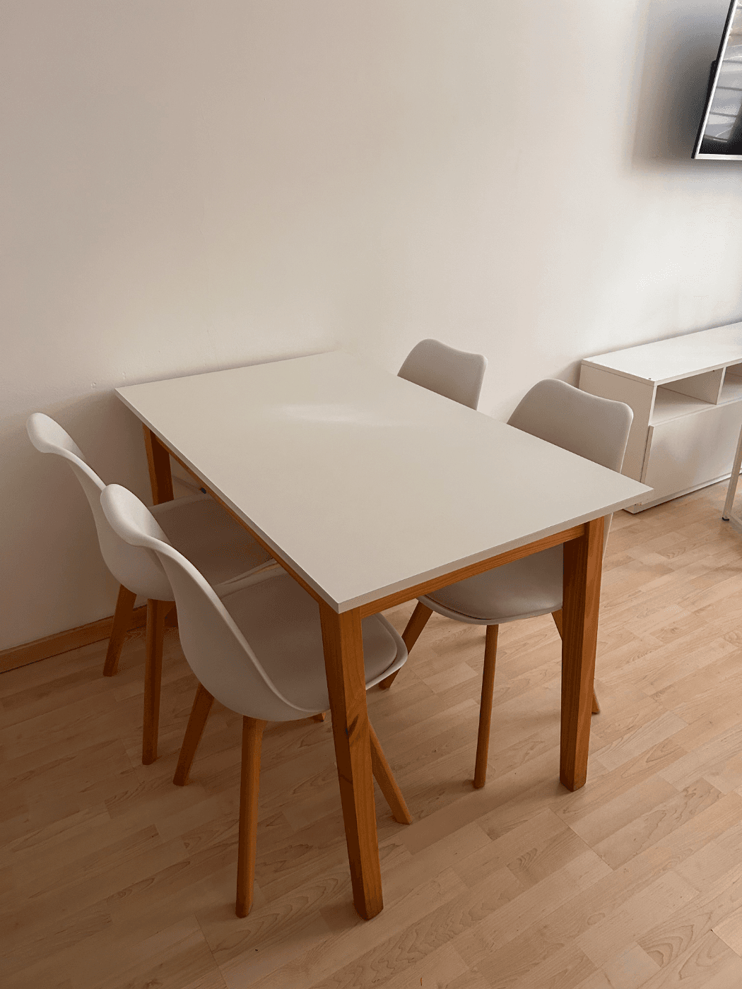 Mesa + 4 sillas