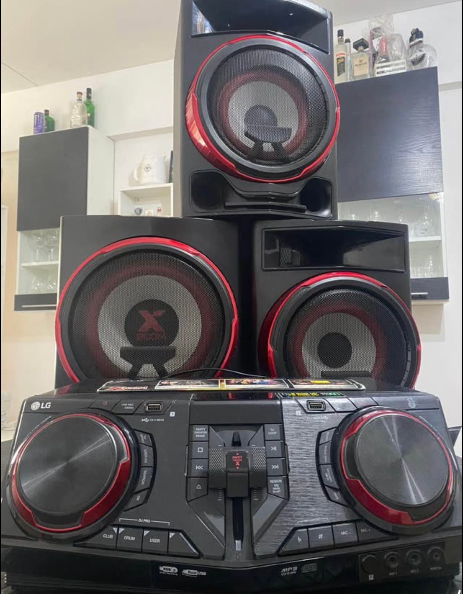 EQUIPO DE SONIDO LG XBooM 3500 W RMS 39000 W PMPO