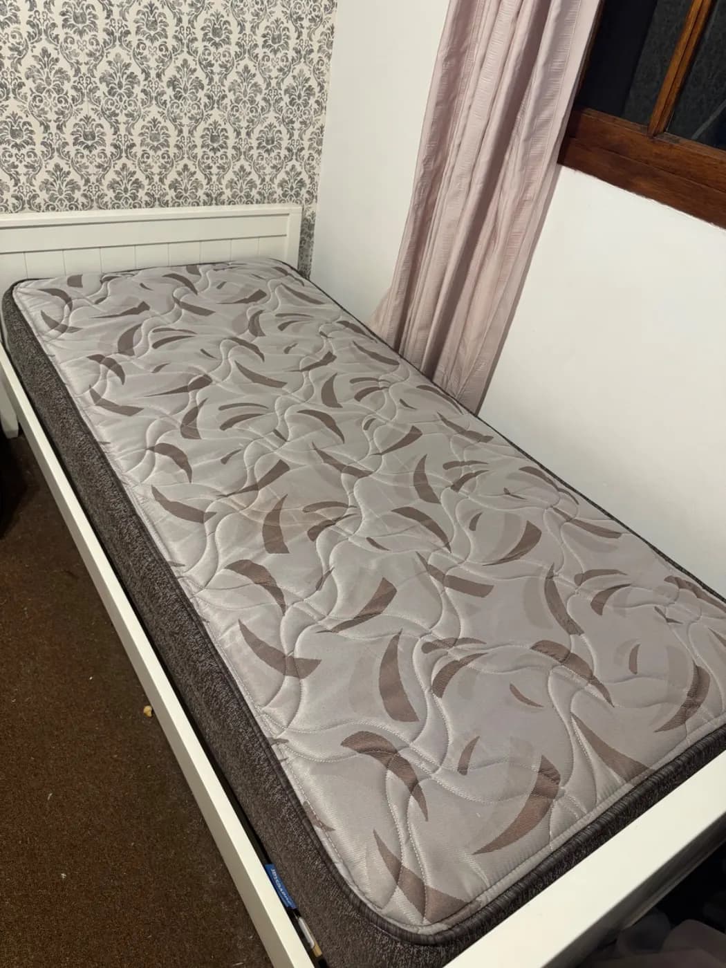 Cama 1 plaza y media con 2 colchones