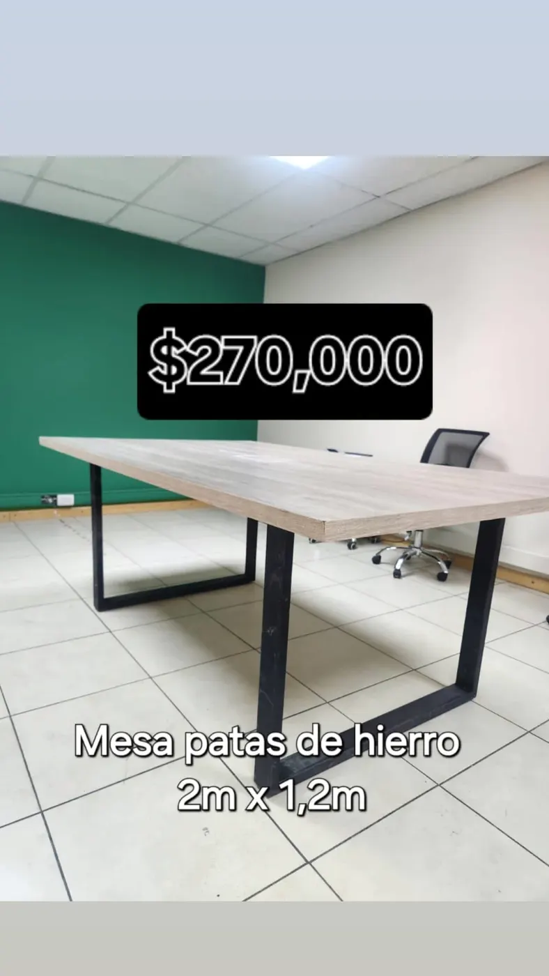 Mesa de melamina con patas de hierro