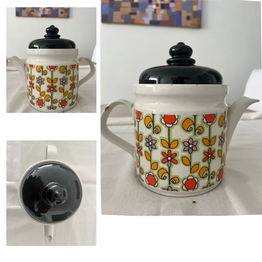Tetera de Cerámica Vintage / Retro (Diseño Flores Setentero)